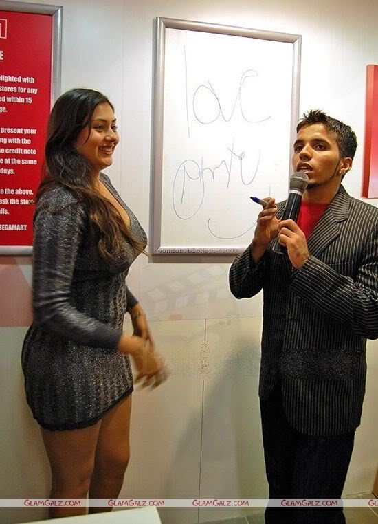 Namitha Sizzles at Megamart Inauguration