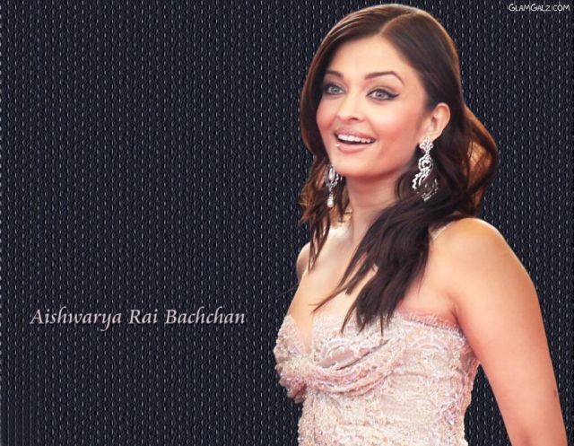 Click to Enlarge - Elizabeth Olsen's Beautiful Wallpapers