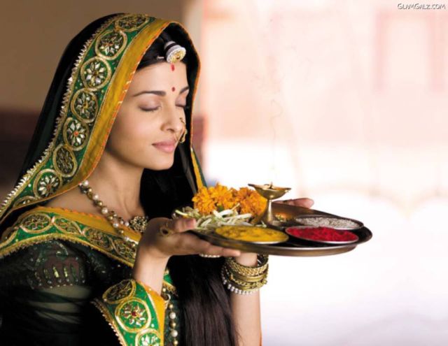 Click to Enlarge - Elizabeth Olsen's Beautiful Wallpapers