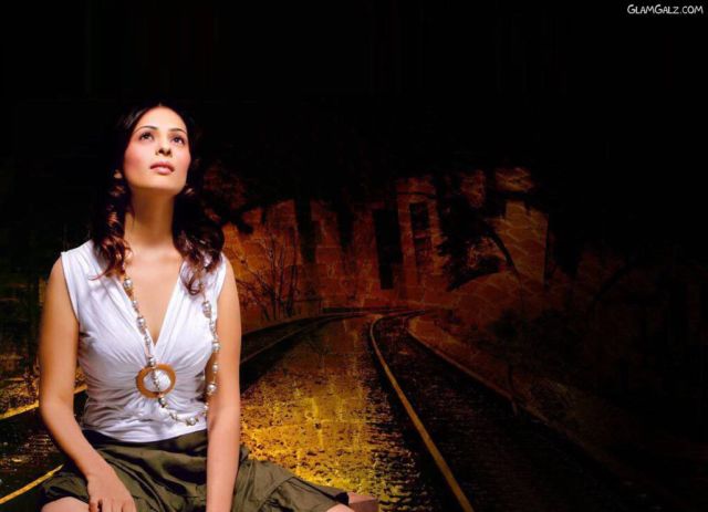 Click to Enlarge - Beautiful Singer Alizee Wallpapers