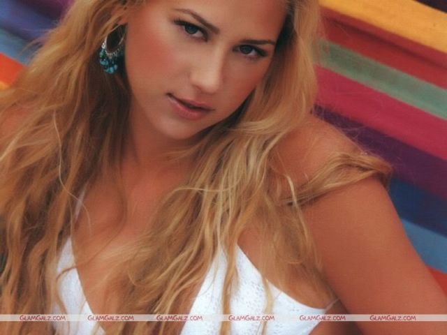 Click to Enlarge - Anna Kournikova Wallpapers