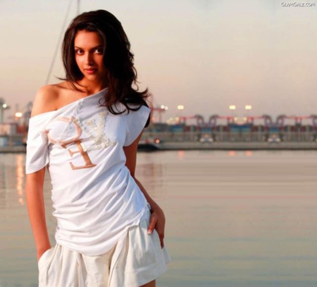 Click to Enlarge - Celina Jaitley - Walls