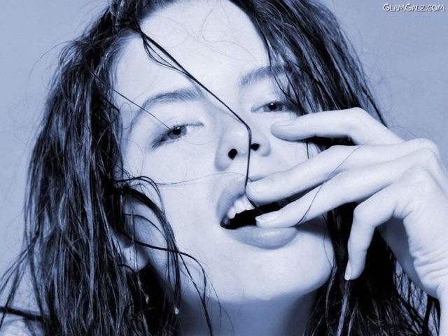 Click to Enlarge - Most Beautiful Kate Beckinsale Photoshoot