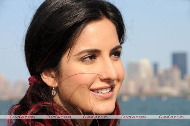 Click to Enlarge - Gorgeous Katrina Kaif Wallpapers