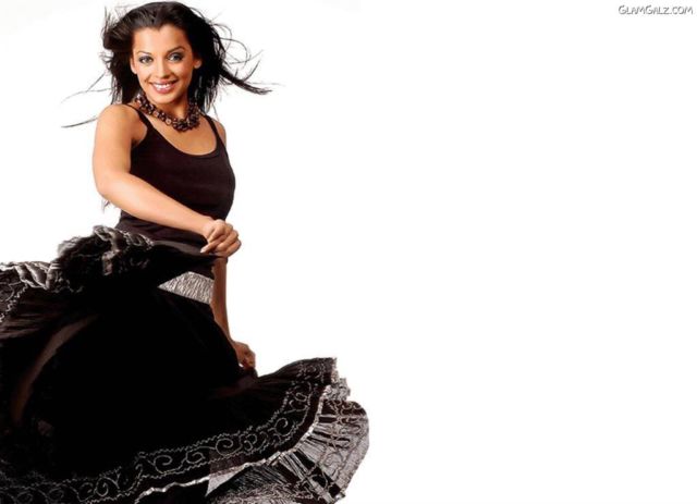 Click to Enlarge - Beautiful Singer Alizee Wallpapers