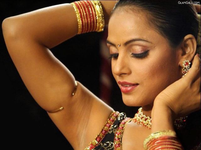Click to Enlarge - Neetu Chandra's Awesome Wallpapers