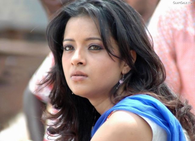 Click to Enlarge - Beautiful Singer Alizee Wallpapers