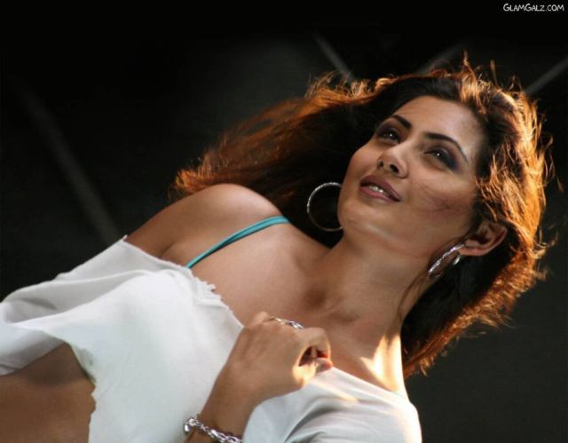 Click to Enlarge - Gorgeous Liv Tyler Wallpapers