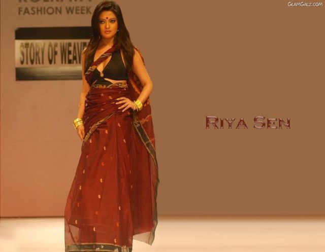 Click to Enlarge - Pretty Bollywood Beauty Riya Sen Wallpapers