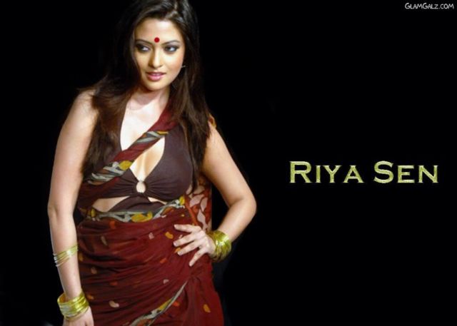 Click to Enlarge - Pretty Bollywood Beauty Riya Sen Wallpapers