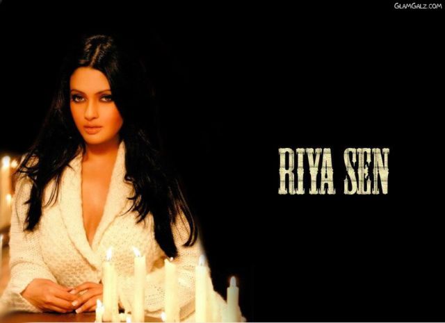 Click to Enlarge - Pretty Bollywood Beauty Riya Sen Wallpapers