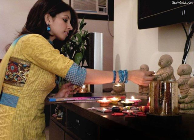 Click to Enlarge - Elizabeth Olsen's Beautiful Wallpapers