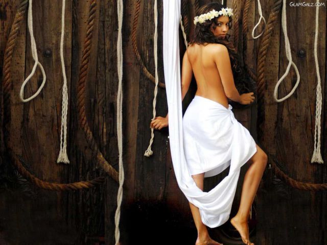 Click to Enlarge - Elizabeth Olsen's Beautiful Wallpapers