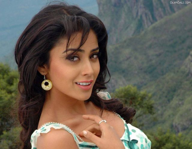Click to Enlarge - Most Beautiful Wallpapers of Shriya Saran