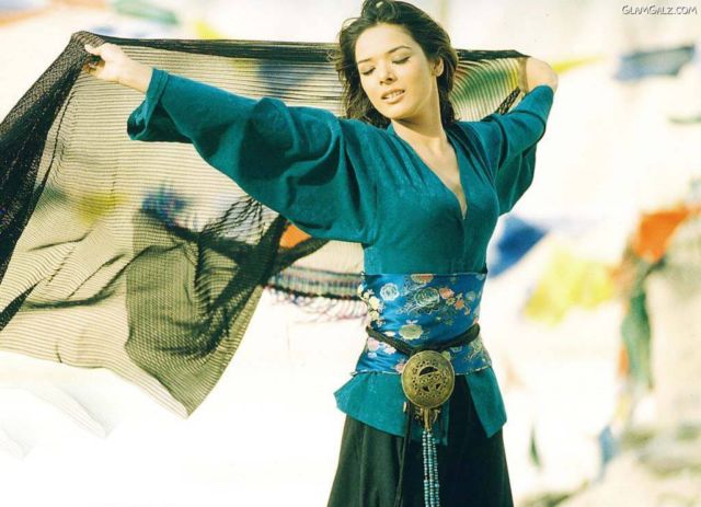 Click to Enlarge - Spicy Udita Goswami Wallpapers