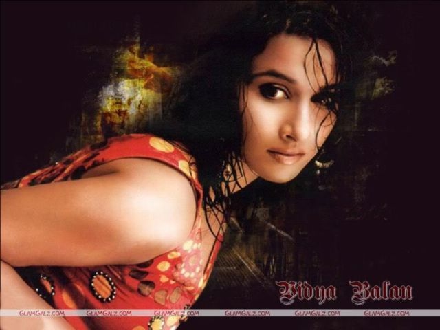 Click to Enlarge - Vidya Balan Sensational Wallpapers