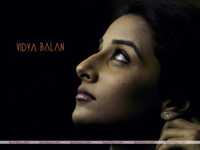 Click to Enlarge - Vidya Balan Sensational Wallpapers