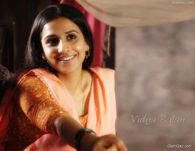 Click to Enlarge - Elizabeth Olsen's Beautiful Wallpapers