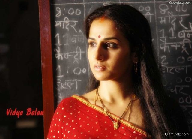 Click to Enlarge - Elizabeth Olsen's Beautiful Wallpapers