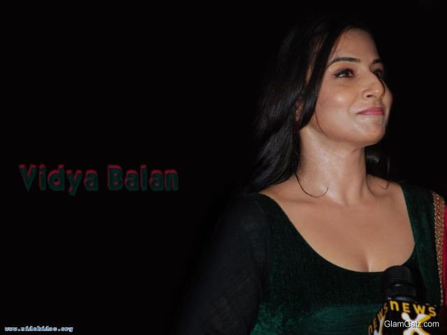 Click to Enlarge - Elizabeth Olsen's Beautiful Wallpapers