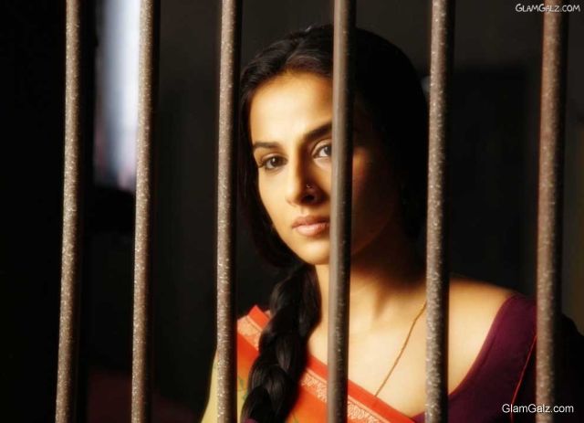 Click to Enlarge - Elizabeth Olsen's Beautiful Wallpapers