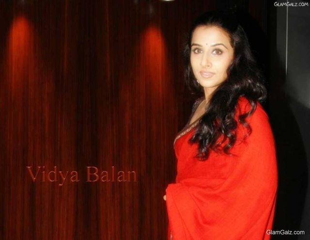 Click to Enlarge - Elizabeth Olsen's Beautiful Wallpapers