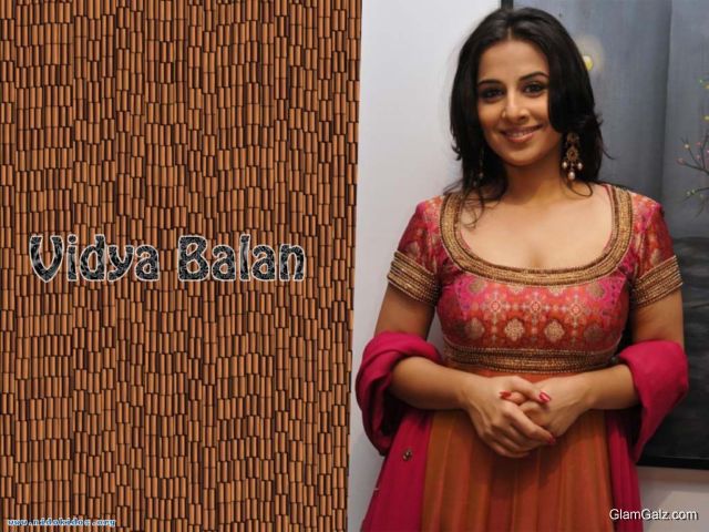 Click to Enlarge - Elizabeth Olsen's Beautiful Wallpapers